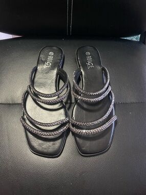 Rouge Helium Black Strappy Slide Sandals Size 10